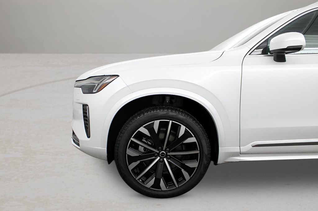 New 2026 Volvo XC90 B5 Core w/ Protection Package Premier image 10