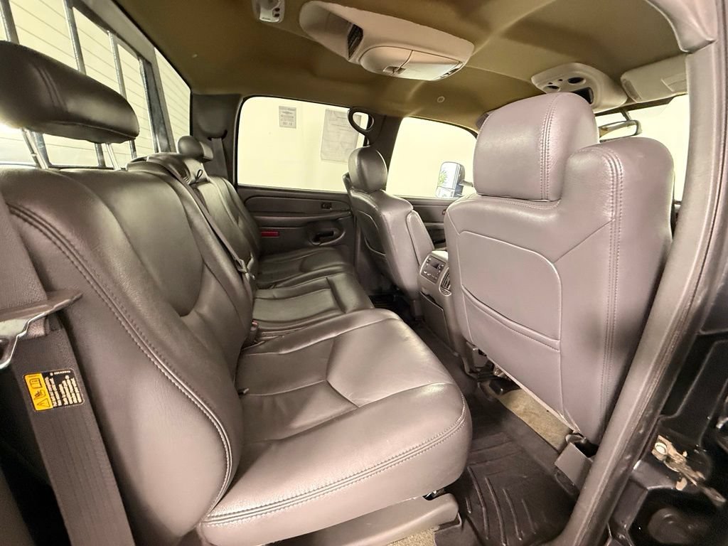 Used 2005 Chevrolet Silverado 3500 LT w/ Heavy-Duty Power Package AWD/4WD image 18