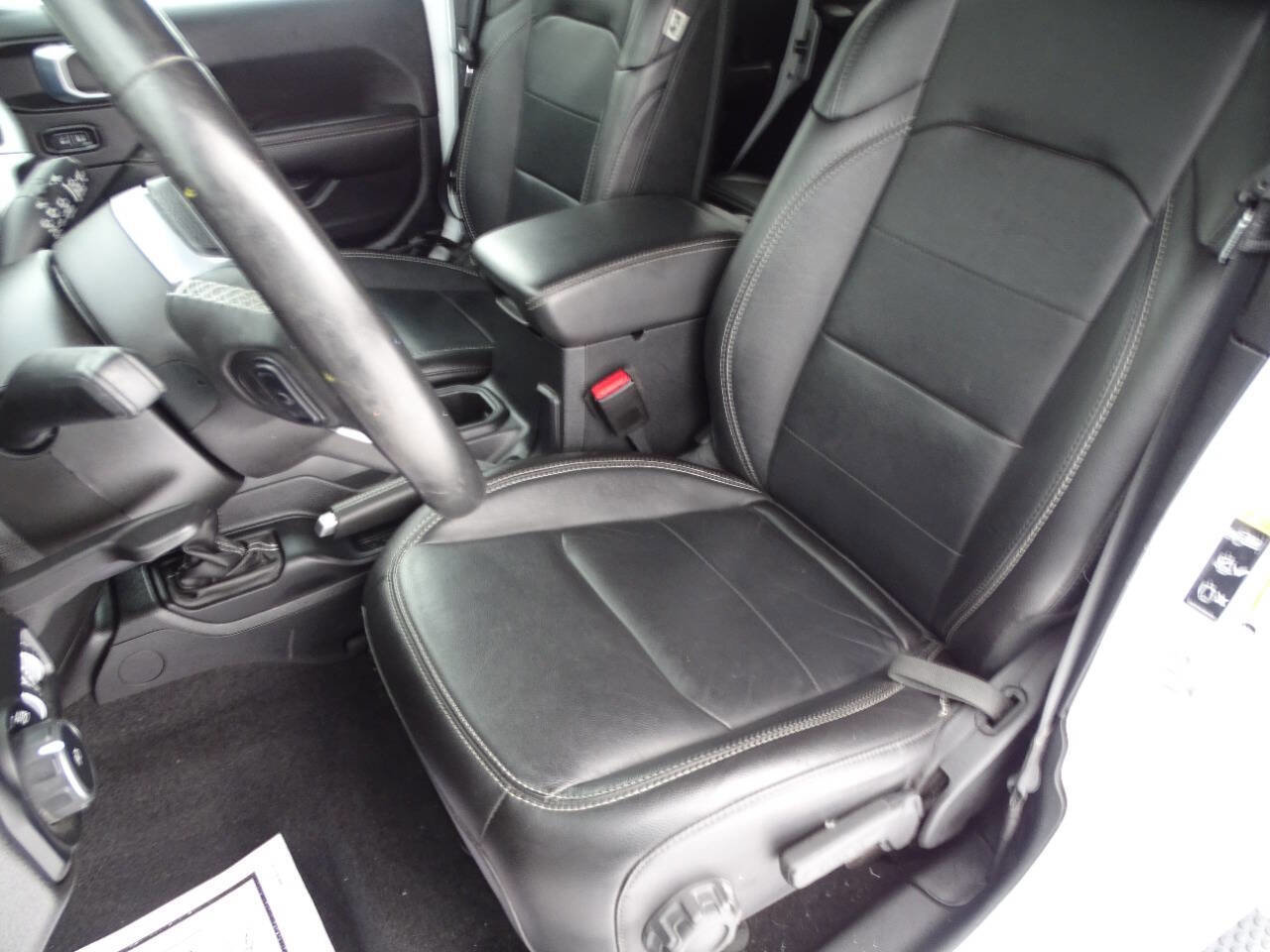 Used 2021 Jeep Wrangler Unlimited Sahara AWD/4WD image 2