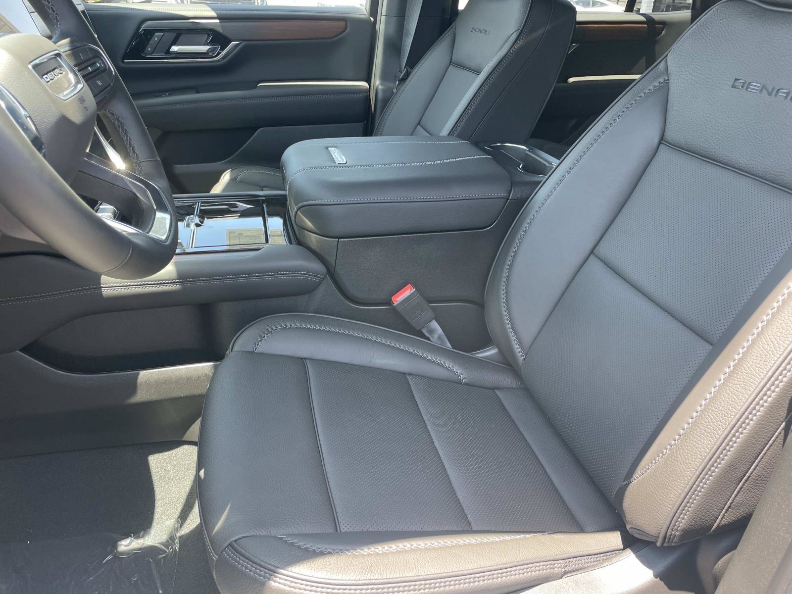 New 2026 GMC Yukon Denali AWD/4WD image 21