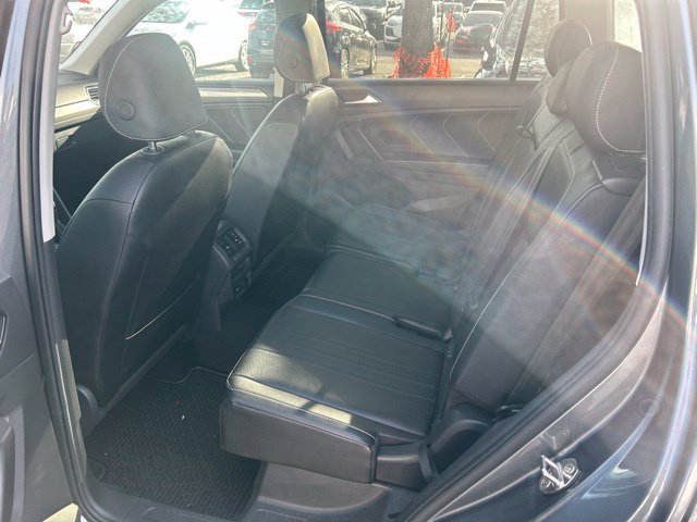 Used 2022 Volkswagen Tiguan SE w/ Panoramic Sunroof Package FWD image 6