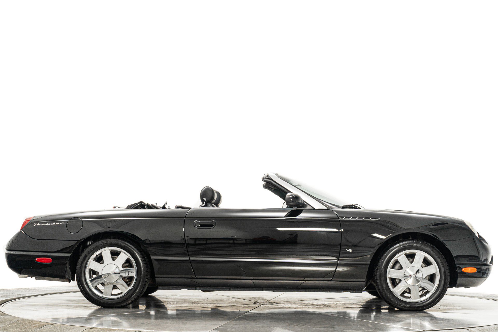 Used 2003 Ford Thunderbird image 48