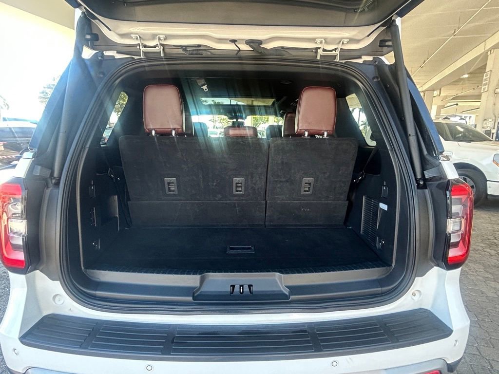 Certified 2023 Ford Expedition Limited image 32