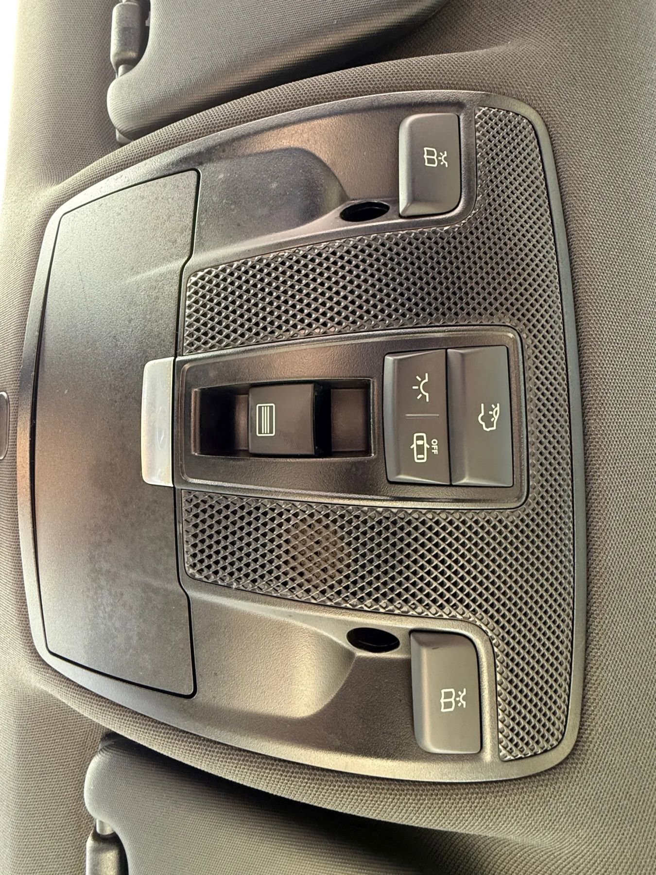 Used 2015 Mercedes-Benz CLA 250 4MATIC image 30