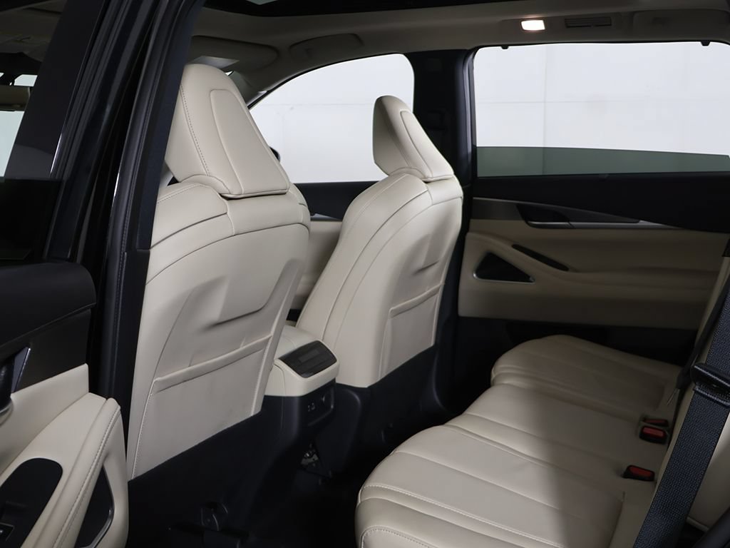 Used 2023 INFINITI QX60 Luxe w/ Performance Audio Package AWD/4WD image 32