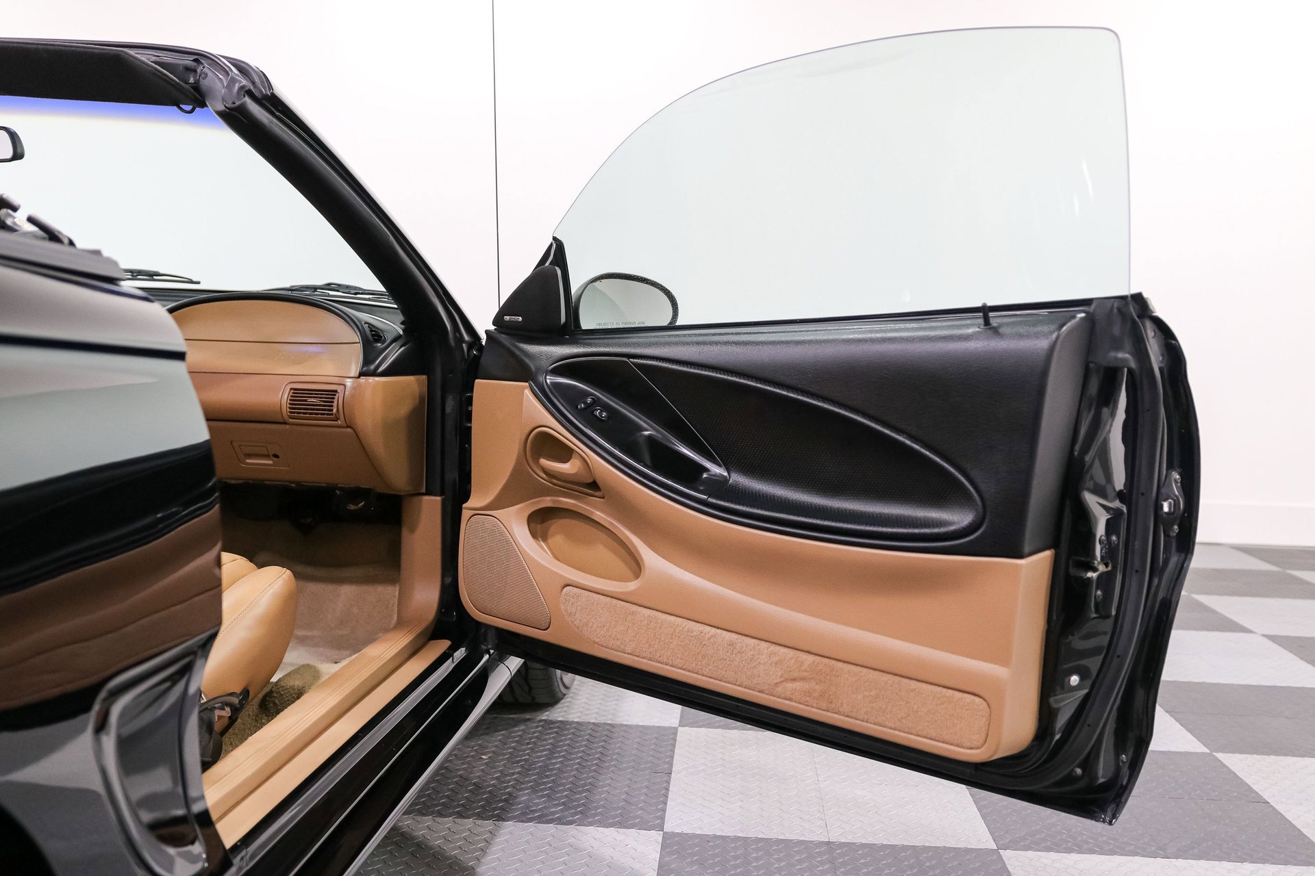 Used 1995 Ford Mustang GT RWD image 17