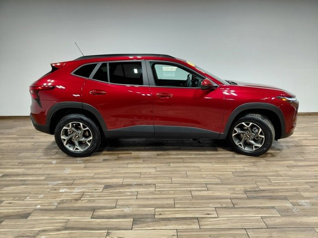 Used 2025 Chevrolet Trax LT image 12