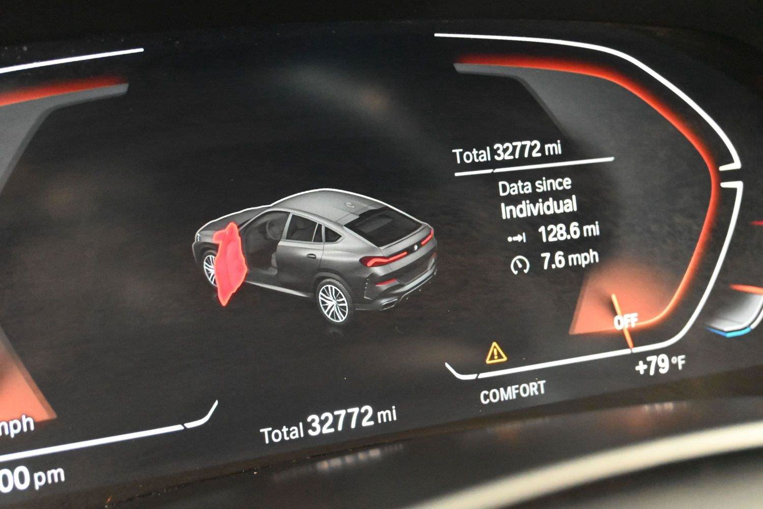 Used 2022 BMW X6 xDrive40i w/ Executive Package AWD/4WD image 3