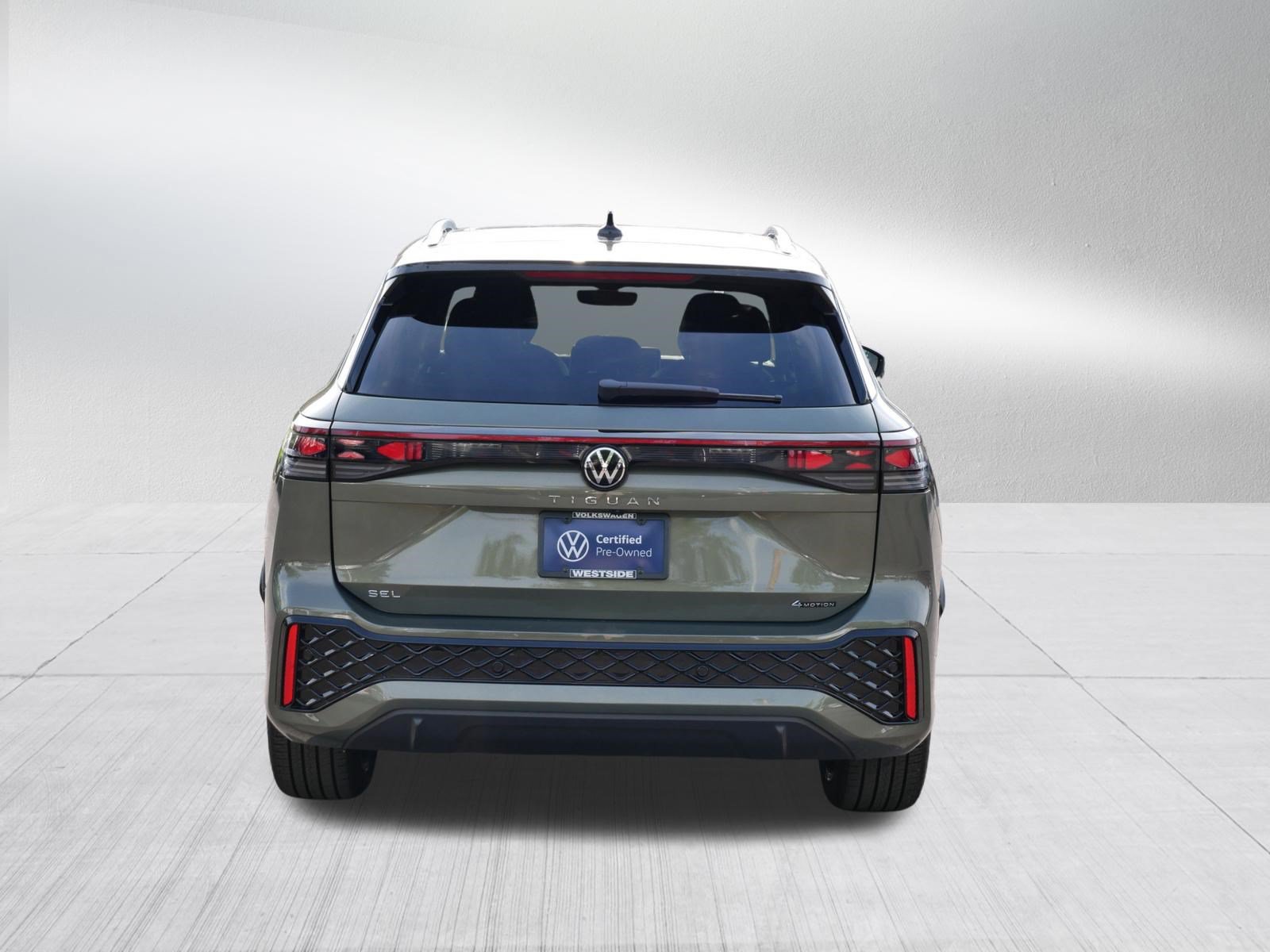 Certified 2025 Volkswagen Tiguan SEL R-Line AWD/4WD image 6