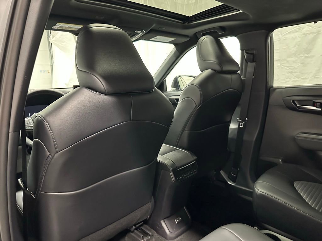Used 2025 Toyota Highlander XSE image 51