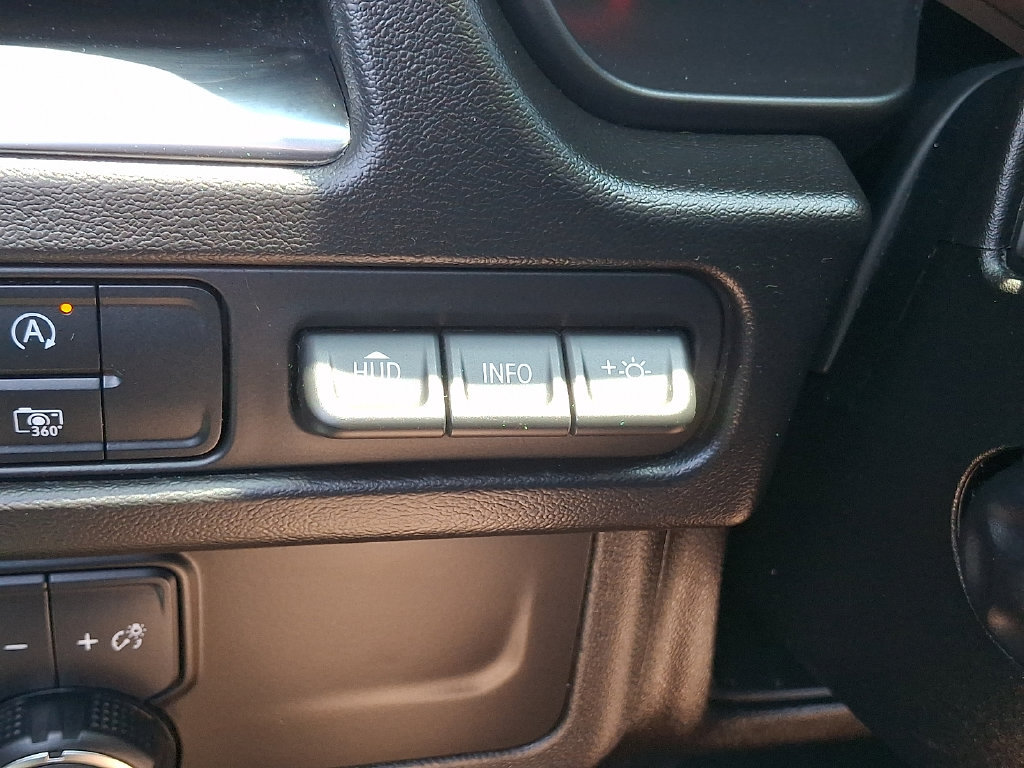 Used 2024 Chevrolet Tahoe High Country w/ Premium Package 2 AWD/4WD image 28