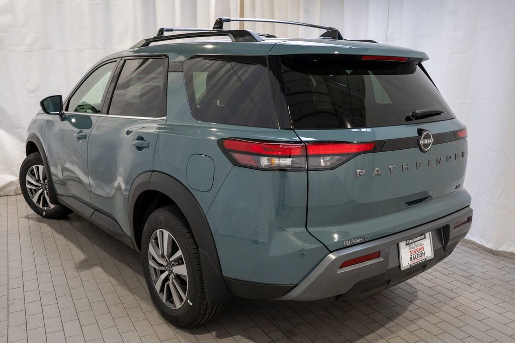 New 2026 Nissan Pathfinder SL image 4