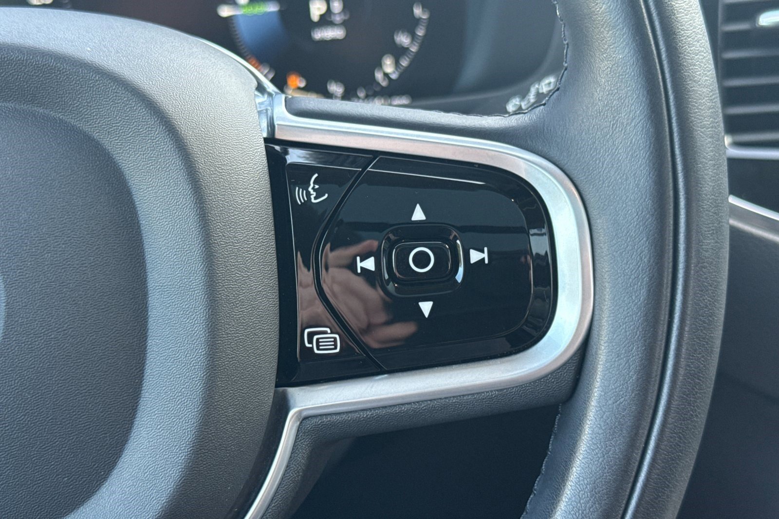 Used 2022 Volvo XC90 T8 Inscription w/ Advanced Package image 32