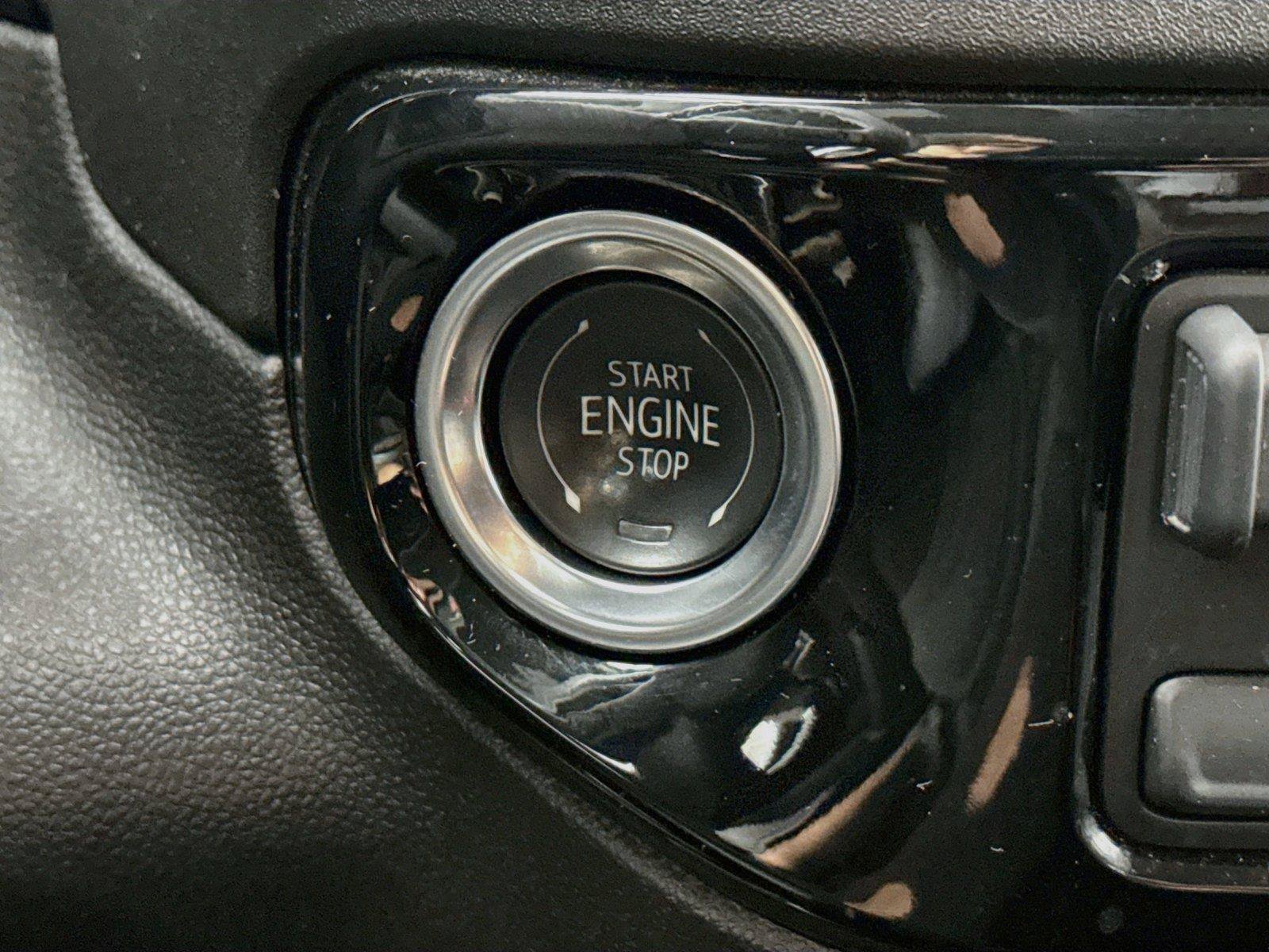Used 2025 GMC Sierra 1500 SLT AWD/4WD image 22