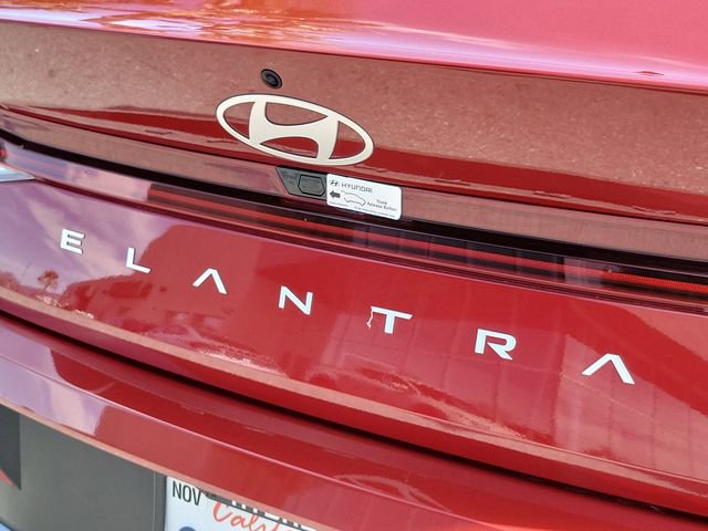 Used 2025 Hyundai Elantra Blue image 24