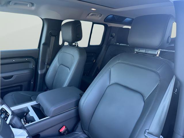New 2025 Land Rover Defender 110 X-Dynamic SE AWD/4WD image 19