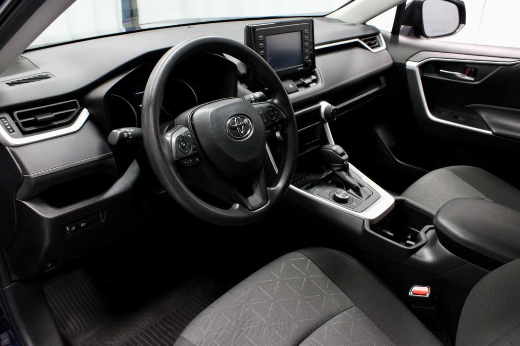 Used 2022 Toyota RAV4 XLE AWD/4WD image 24