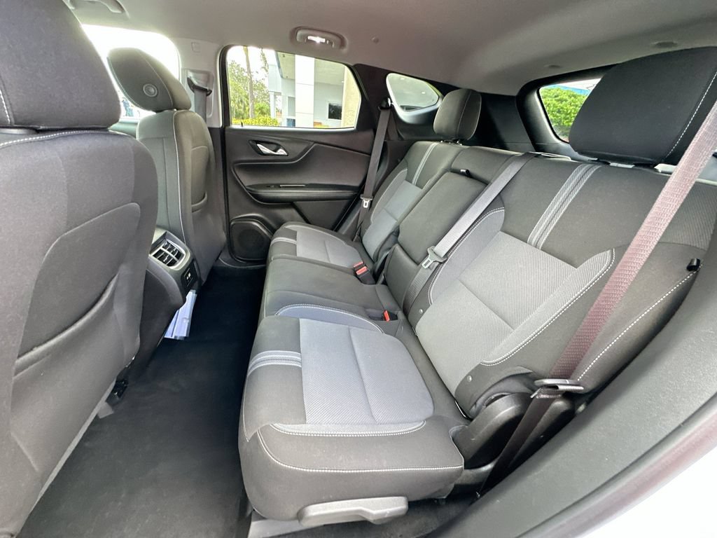 Certified 2025 Chevrolet Blazer LT FWD image 23