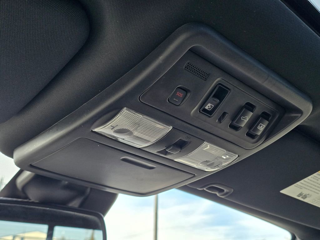 Used 2021 Nissan Titan PRO-4X w/ Pro-4x Convenience Package image 32