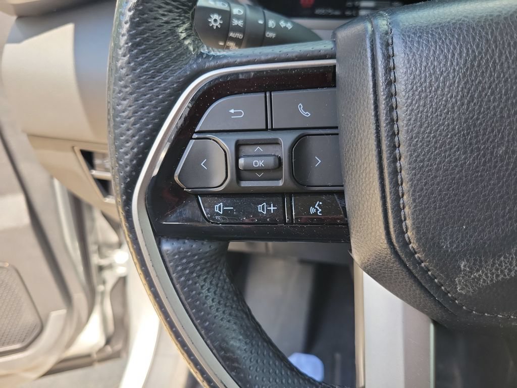 Used 2024 Toyota Tundra Limited AWD/4WD image 21