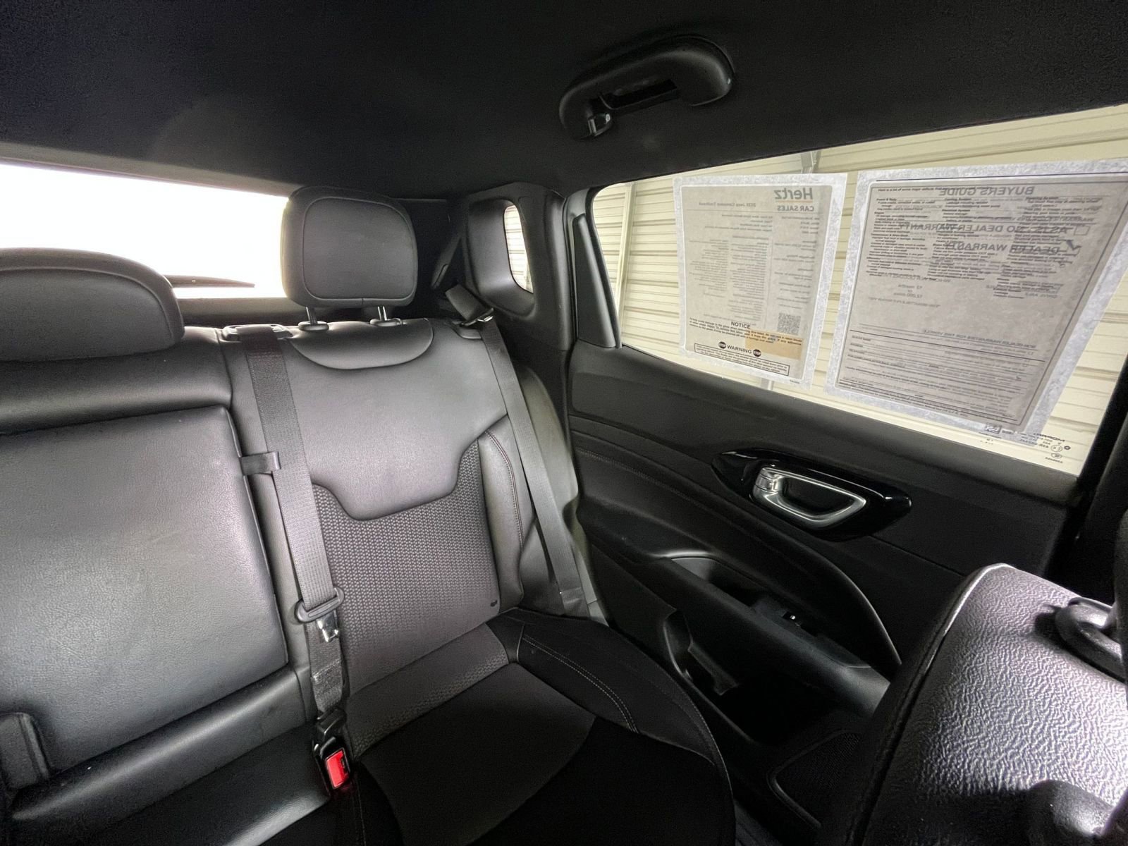 Used 2025 Jeep Compass Trailhawk image 33