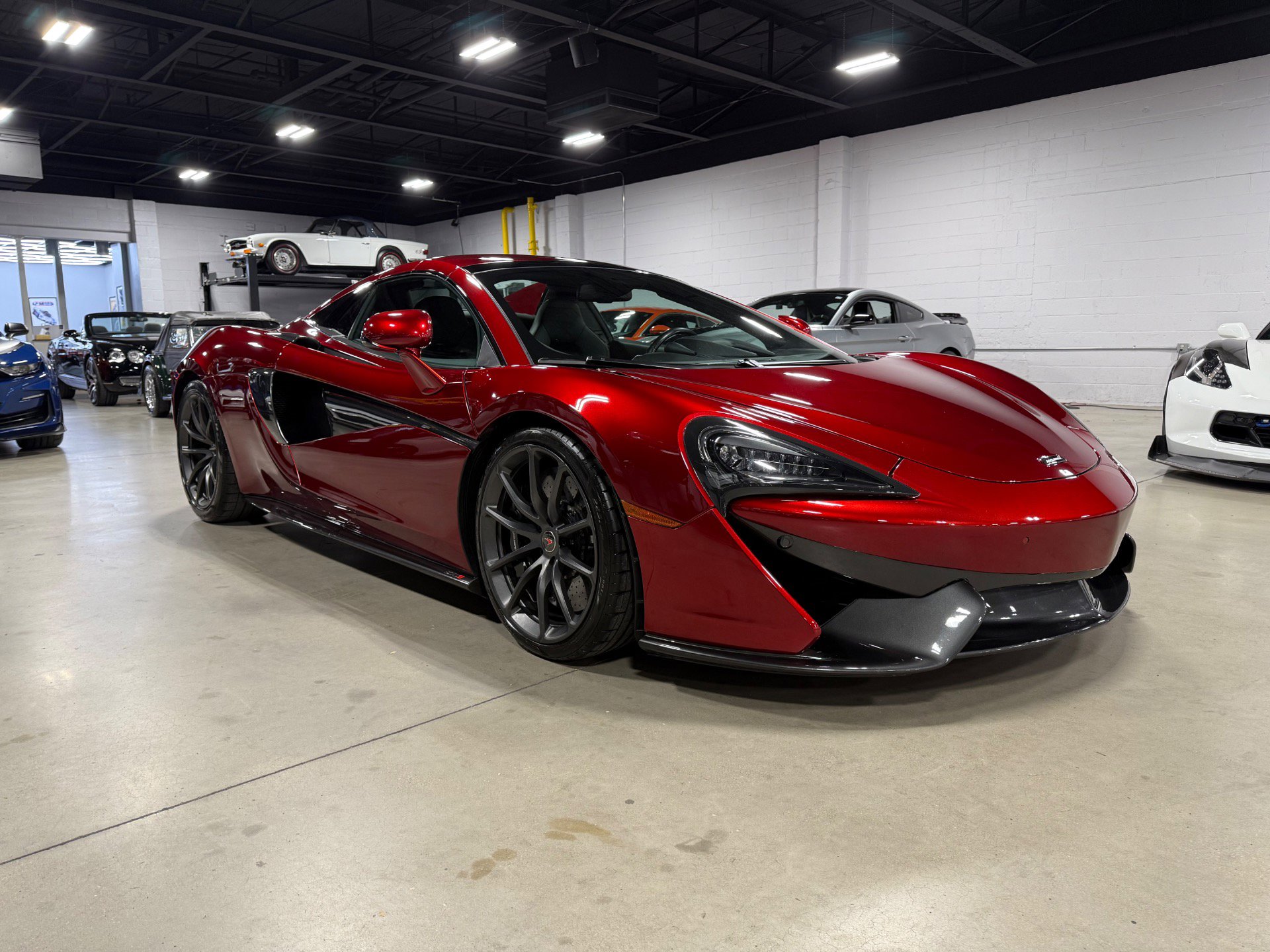 Used 2018 McLaren 570S Spider image 19