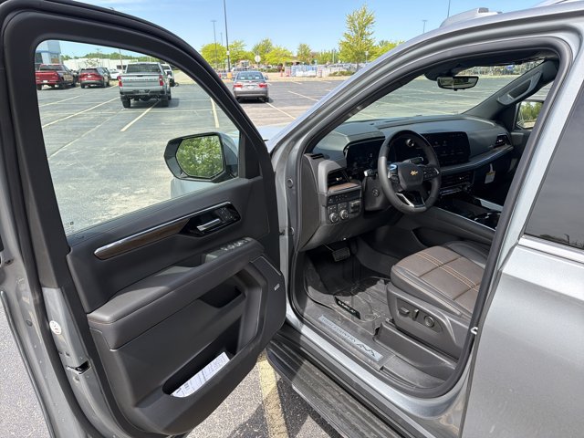 New 2026 Chevrolet Suburban High Country w/ Sun And Tow Package AWD/4WD image 9
