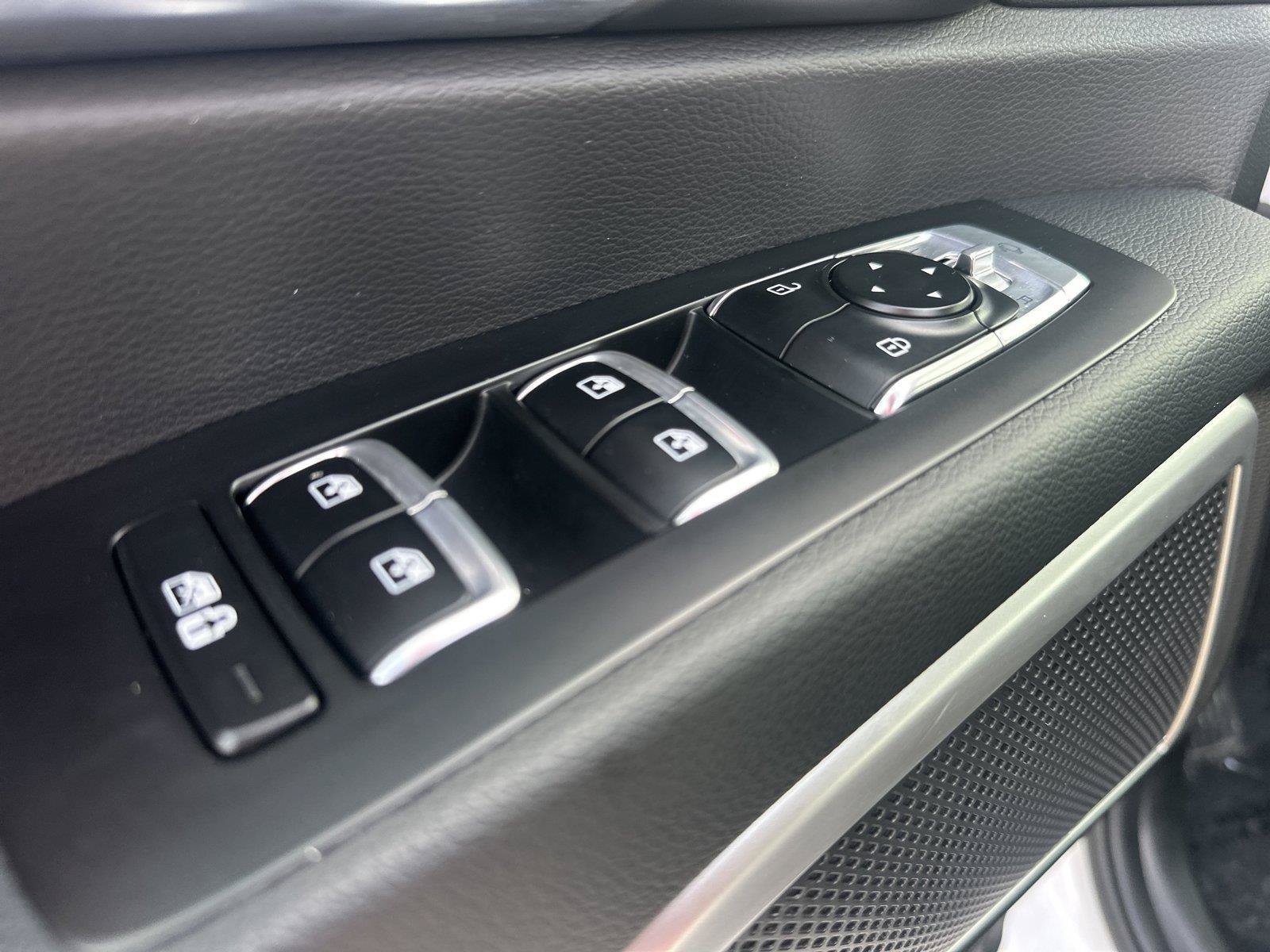 Used 2024 Kia Telluride EX w/ EX Captain's Chair Package FWD image 24