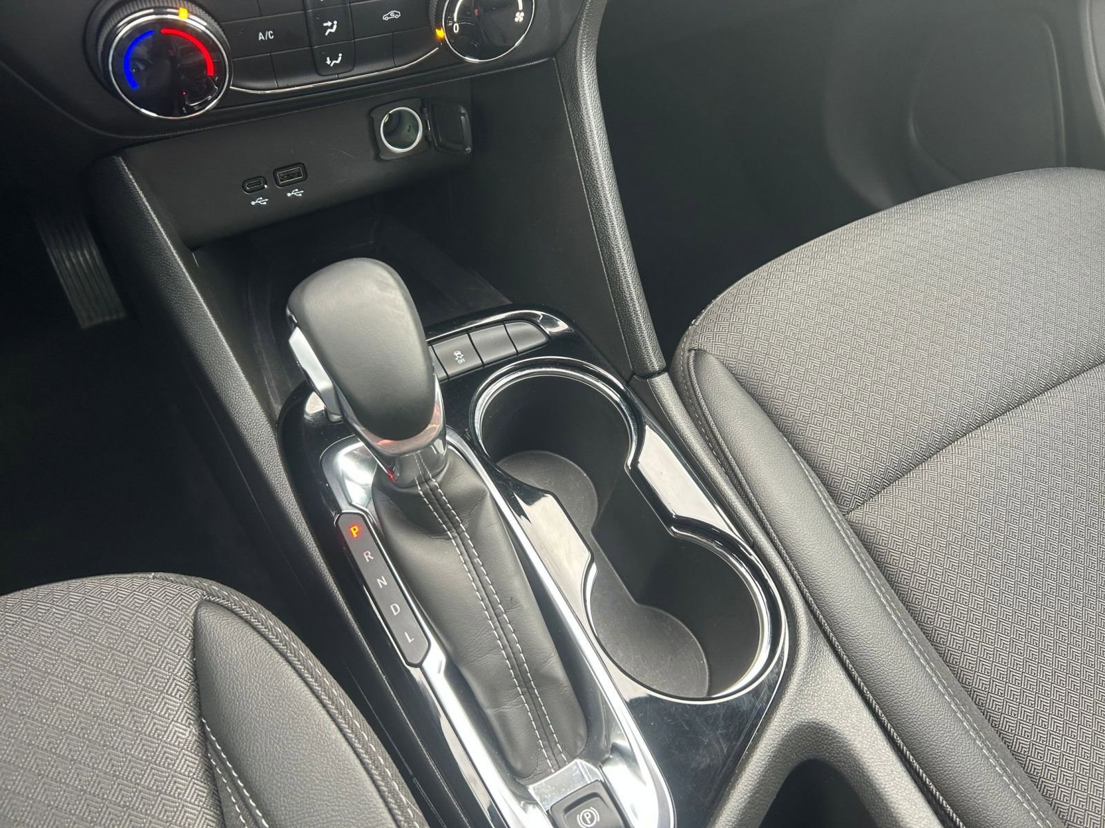 Used 2025 Buick Encore GX Preferred image 42