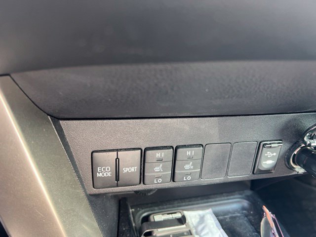 Used 2015 Toyota RAV4 Limited w/ Technology Package AWD/4WD image 8