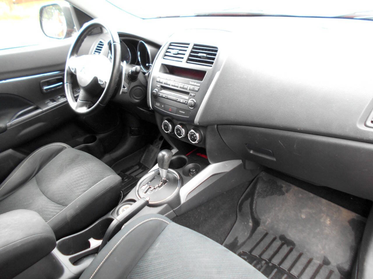 Used 2013 Mitsubishi Outlander Sport SE AWD/4WD image 22