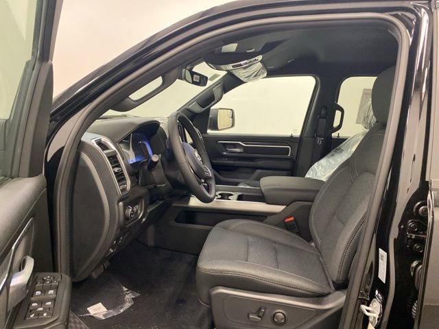 New 2026 RAM 1500 4x4 Crew Cab image 8
