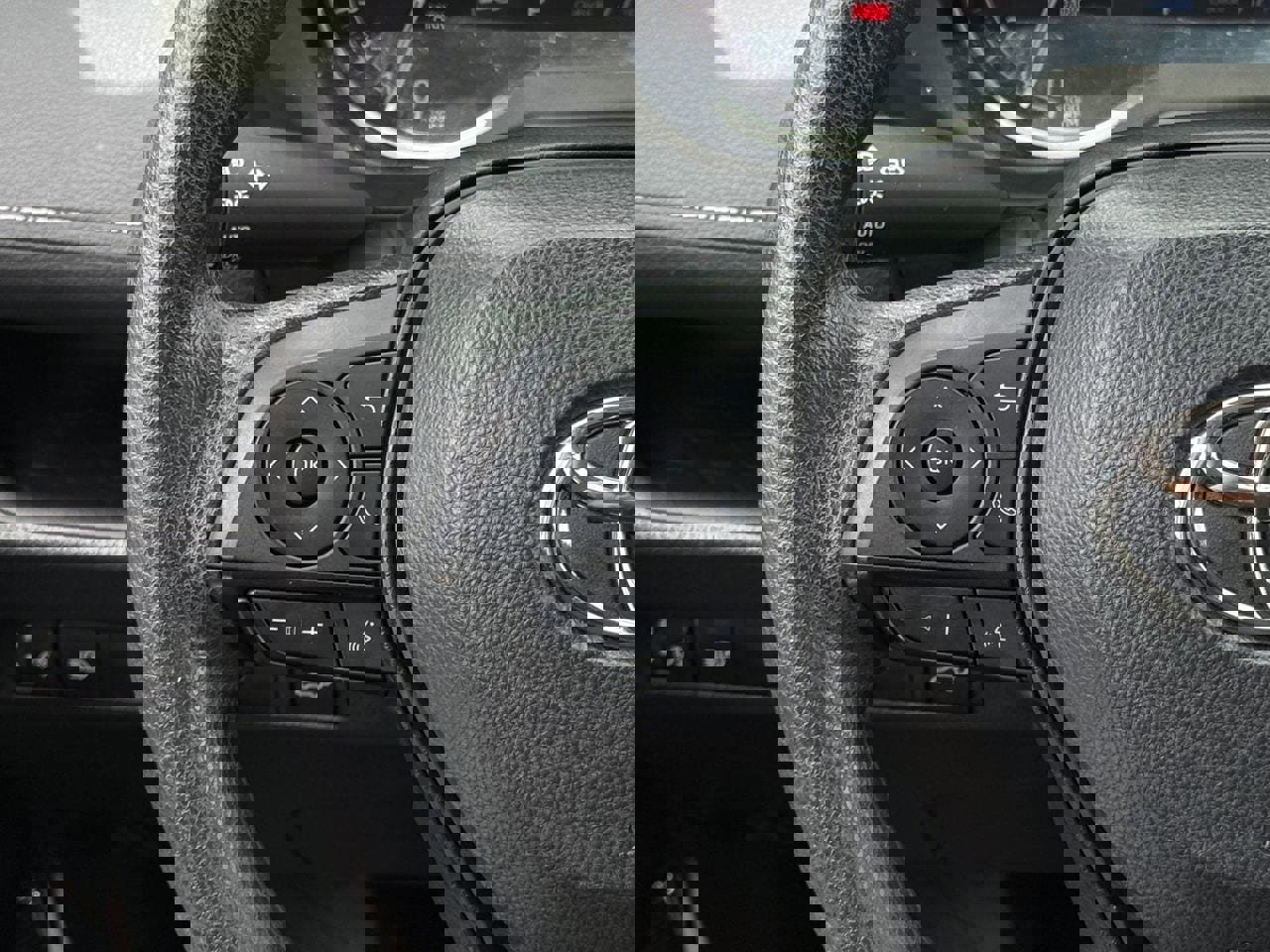 Used 2024 Toyota RAV4 XLE w/ Convenience Package image 14