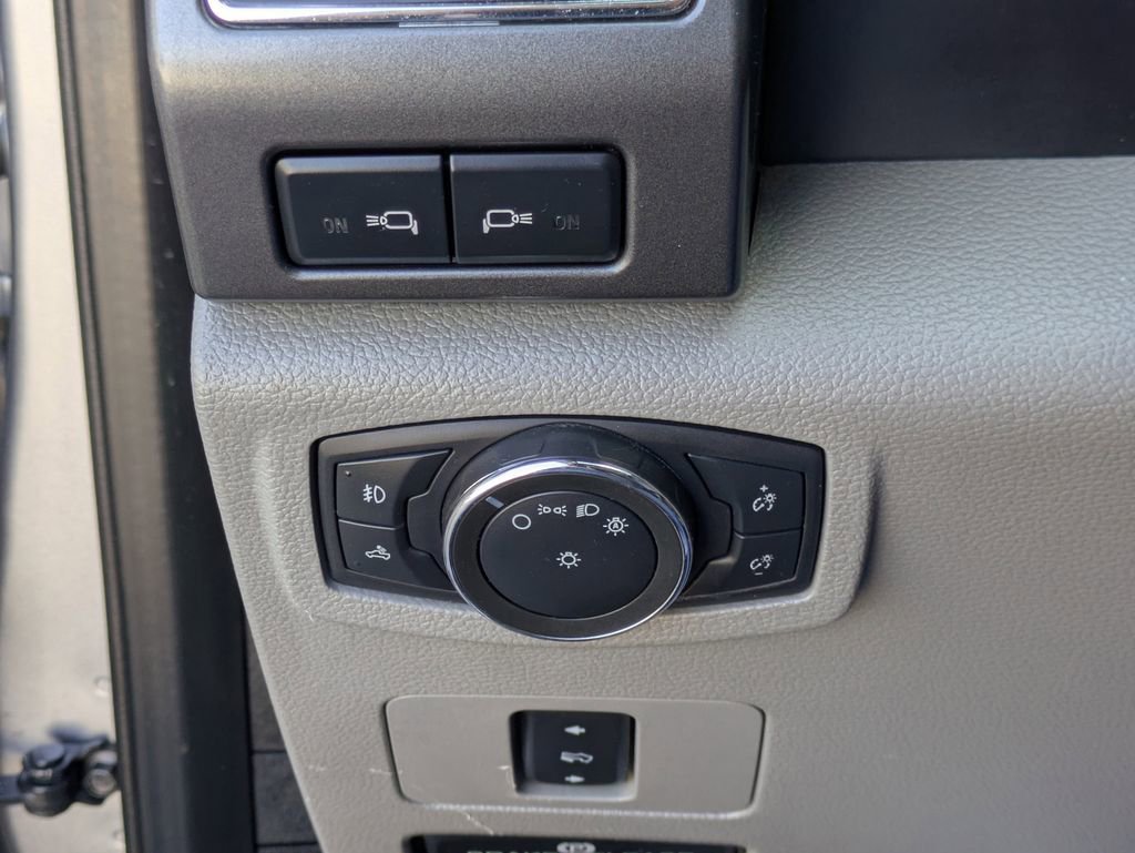 Used 2021 Ford F250 XLT w/ XLT Premium Package image 23