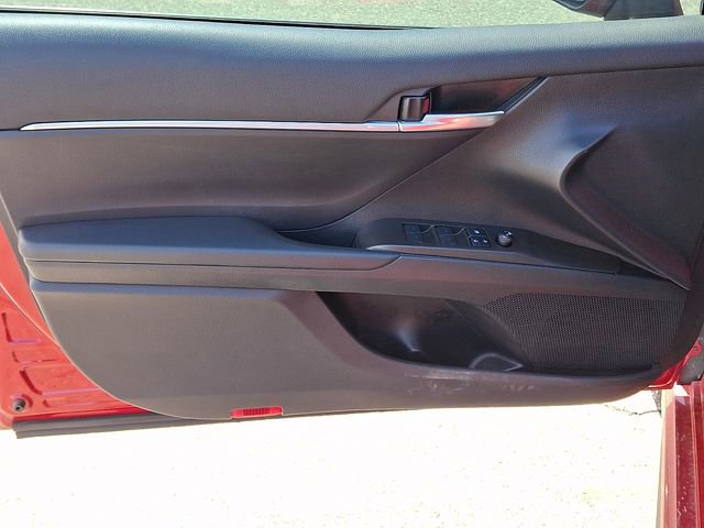 Used 2022 Toyota Camry SE image 8