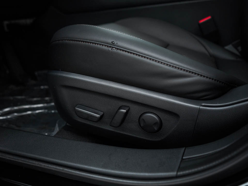 New 2026 MAZDA MAZDA3 2.5 S Hatchback w/ Premium Pkg FWD image 18