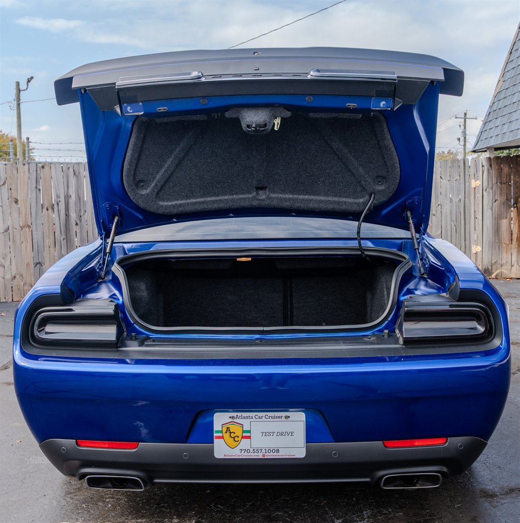 Used 2022 Dodge Challenger R/T w/ Plus Package image 9