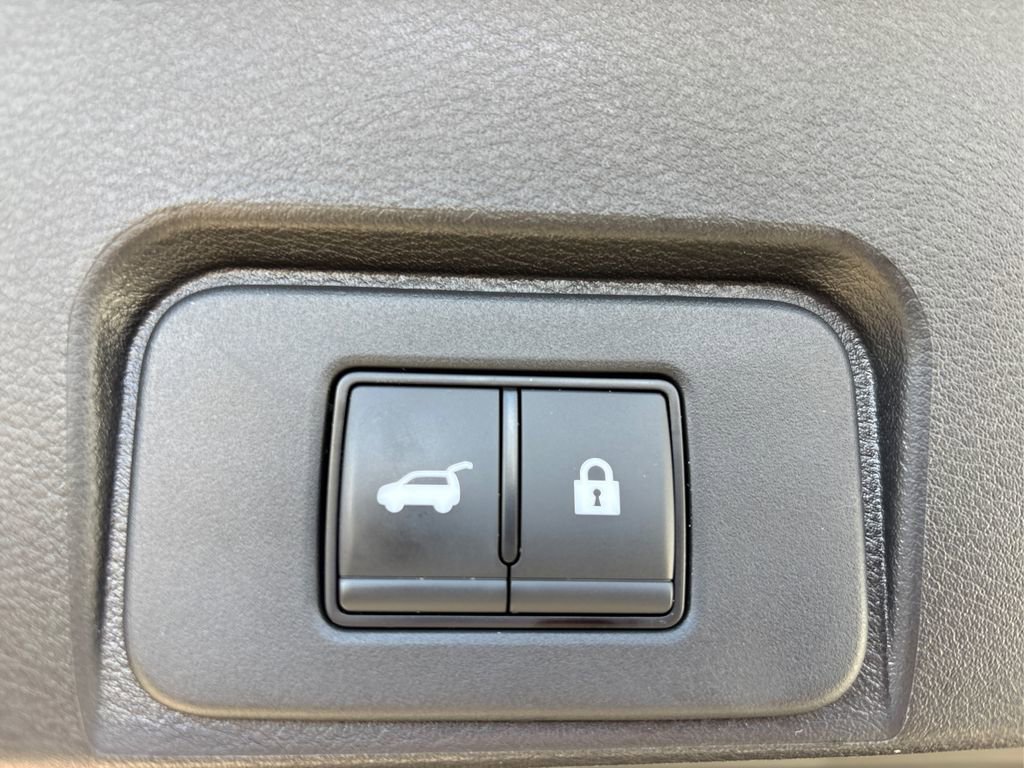 Used 2026 Nissan Rogue SL image 14