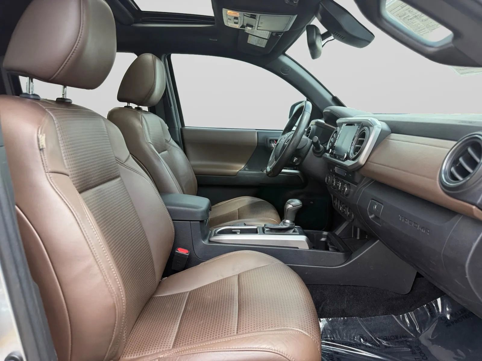 Used 2020 Toyota Tacoma Limited AWD/4WD image 35