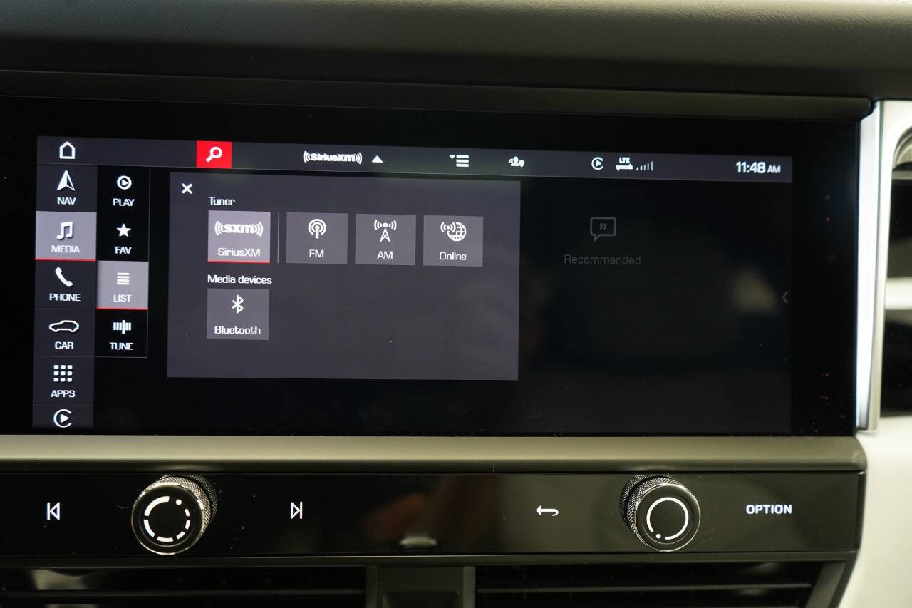 Used 2024 Porsche Macan image 82