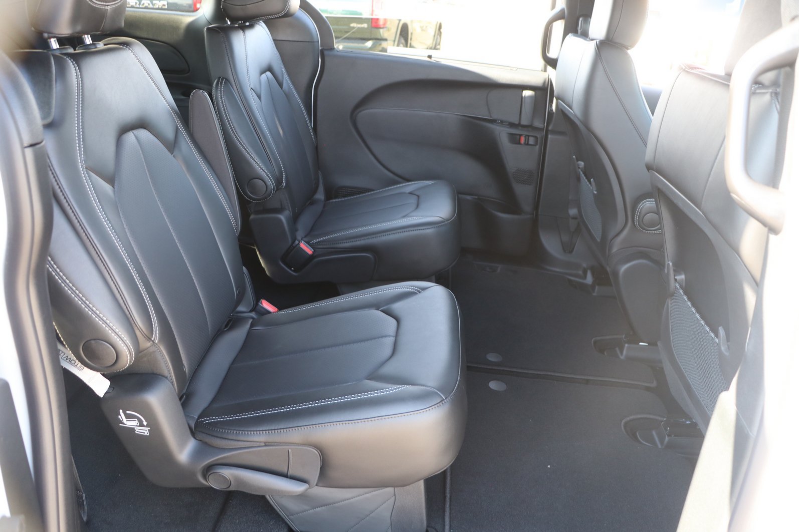 New 2027 Chrysler Pacifica LX FWD image 29