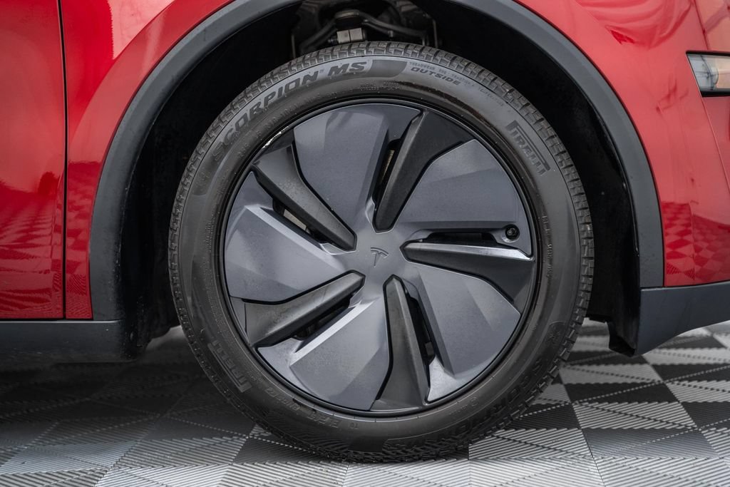 Used 2026 Tesla Model Y 2WD image 16