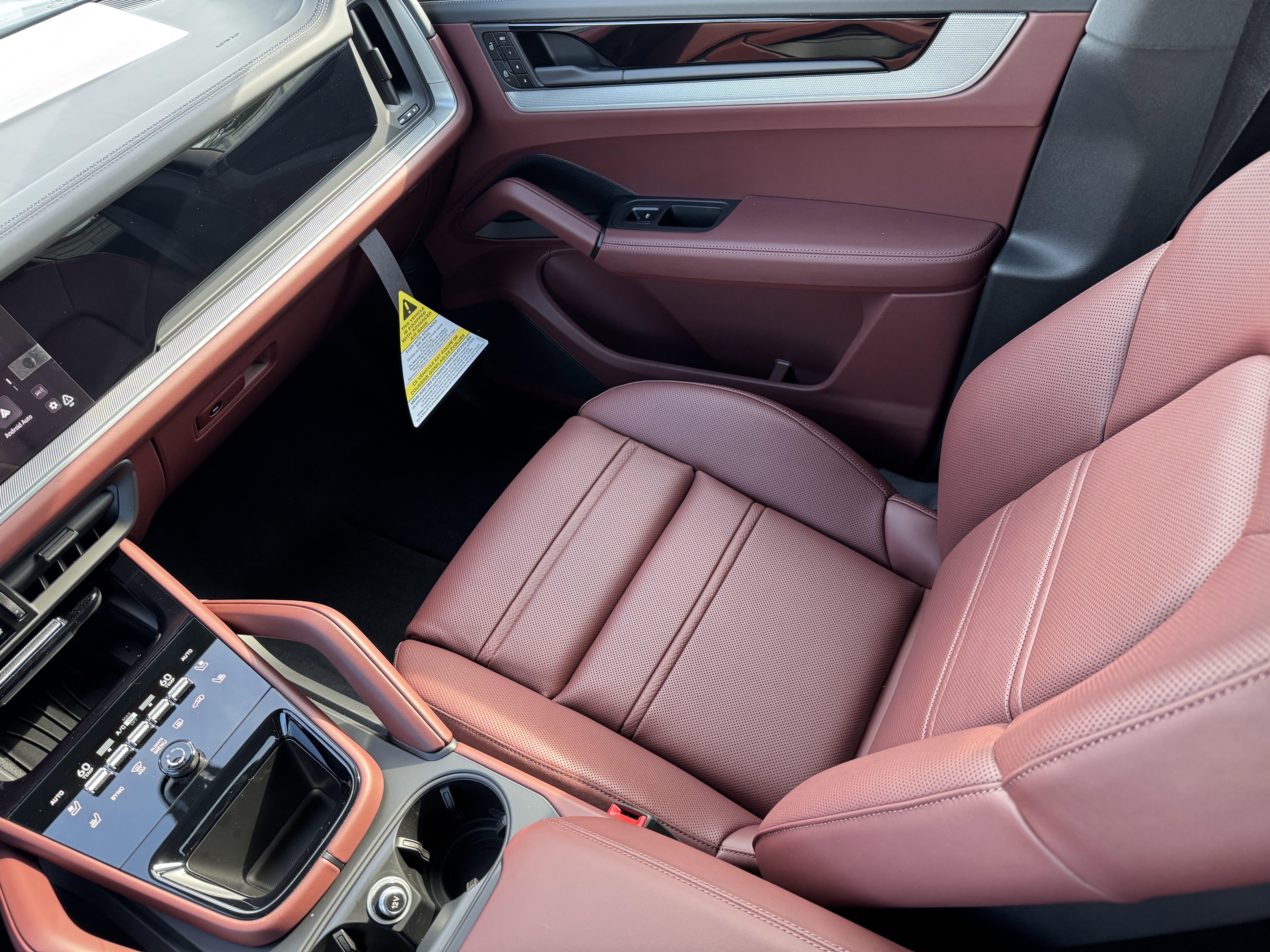 New 2025 Porsche Cayenne Coupe image 19