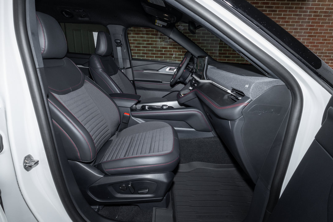 New 2026 Ford Explorer ST-Line w/ Premium Package RWD image 25
