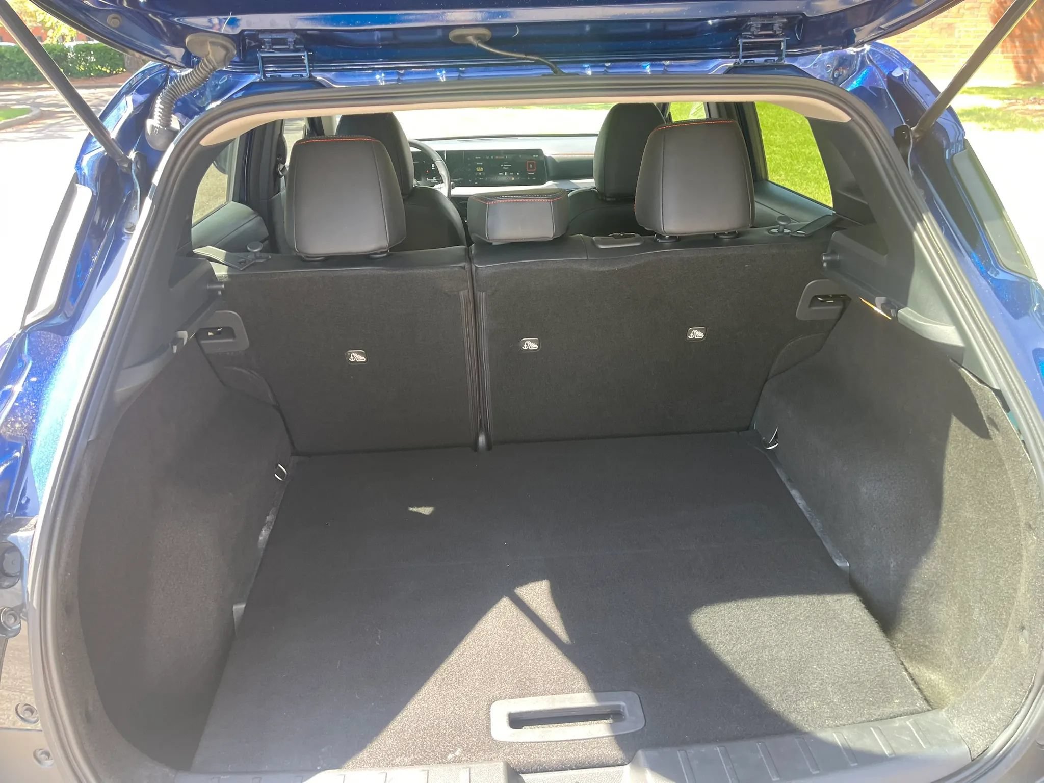 Used 2025 Nissan Kicks SR FWD image 15