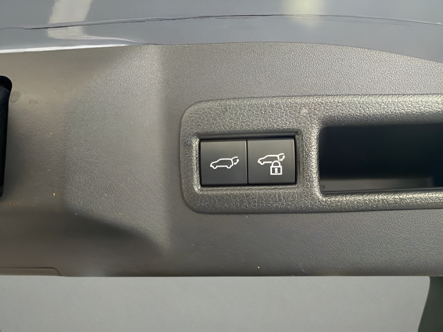 Certified 2023 Subaru Solterra AWD image 39