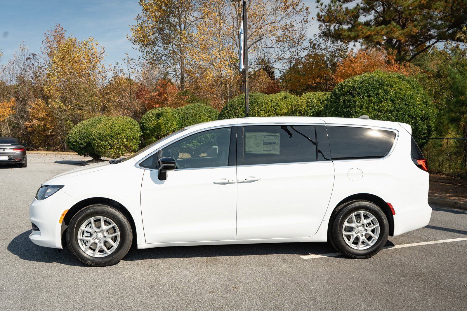 New 2026 Chrysler Voyager LX image 5