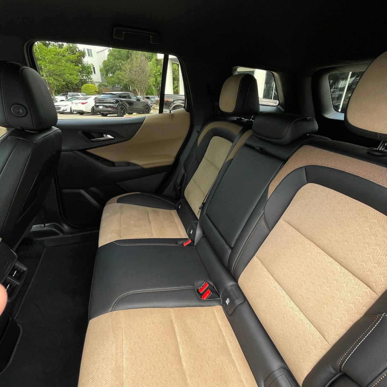 Certified 2025 Chevrolet Equinox ACTIV w/ Safety and Technology Package image 24