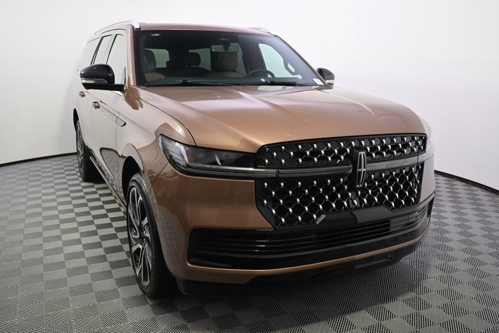 New 2026 Lincoln Navigator L Black Label AWD/4WD image 9