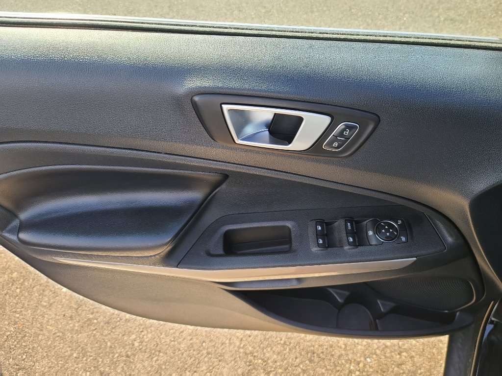 Used 2018 Ford EcoSport Titanium w/ Titanium Cold Weather Package FWD image 9